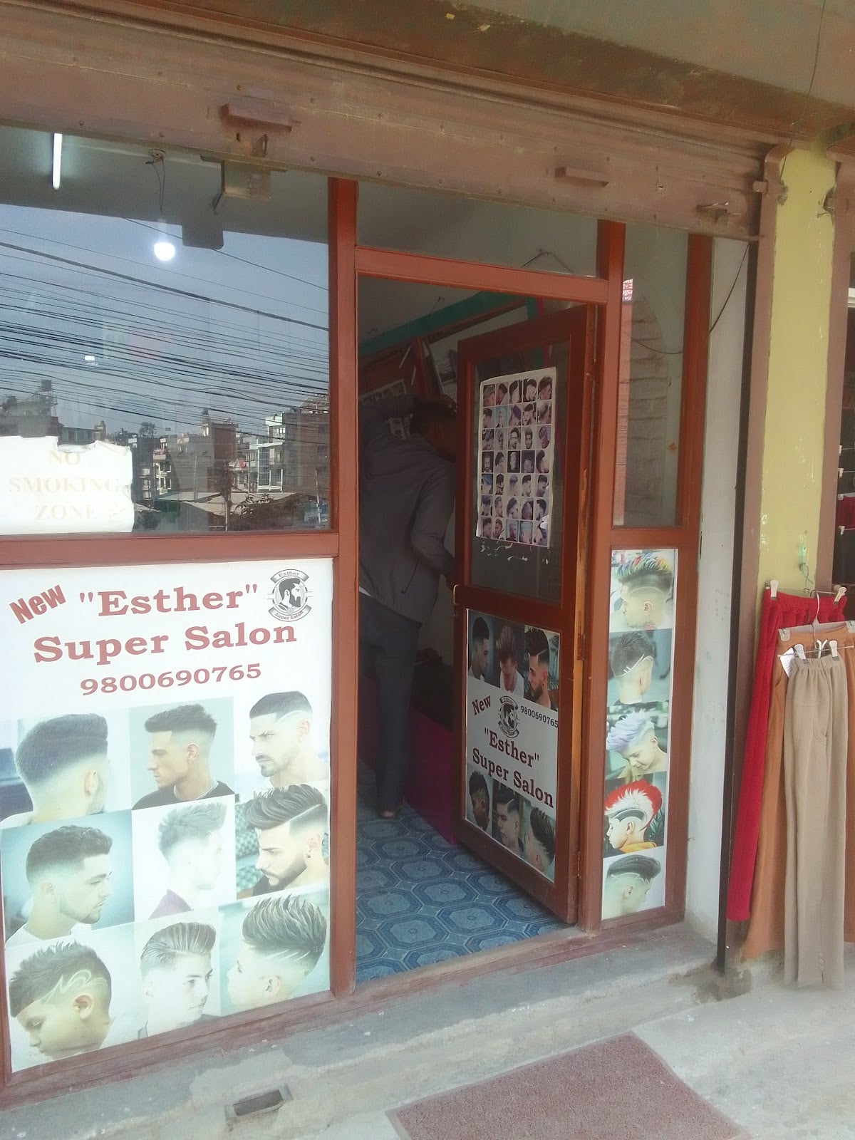 New Esther super salon — photo by Rajendra Chaudhary