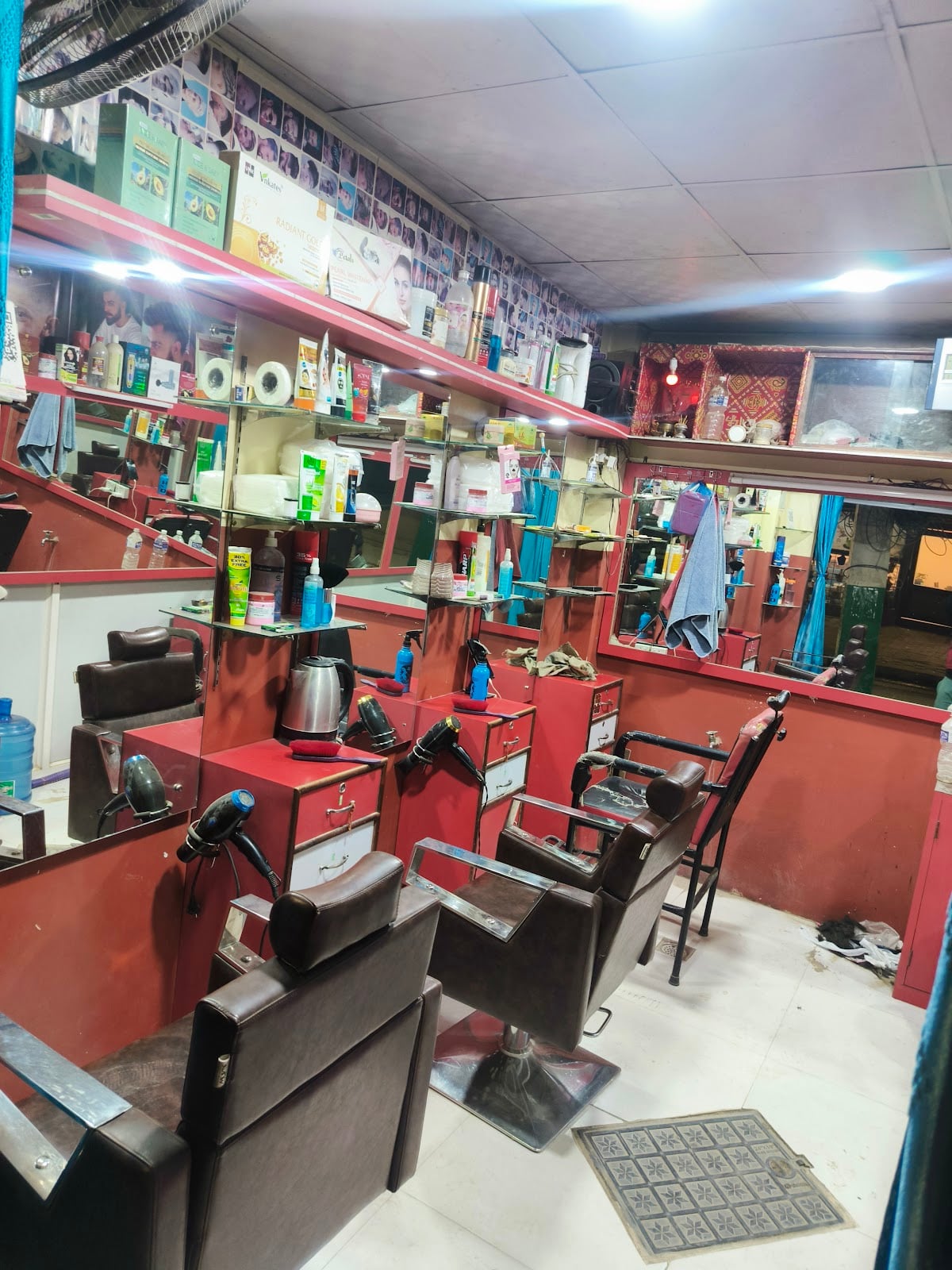 New Yash Ideal Saloon — photo by New Yash Ideal Saloon