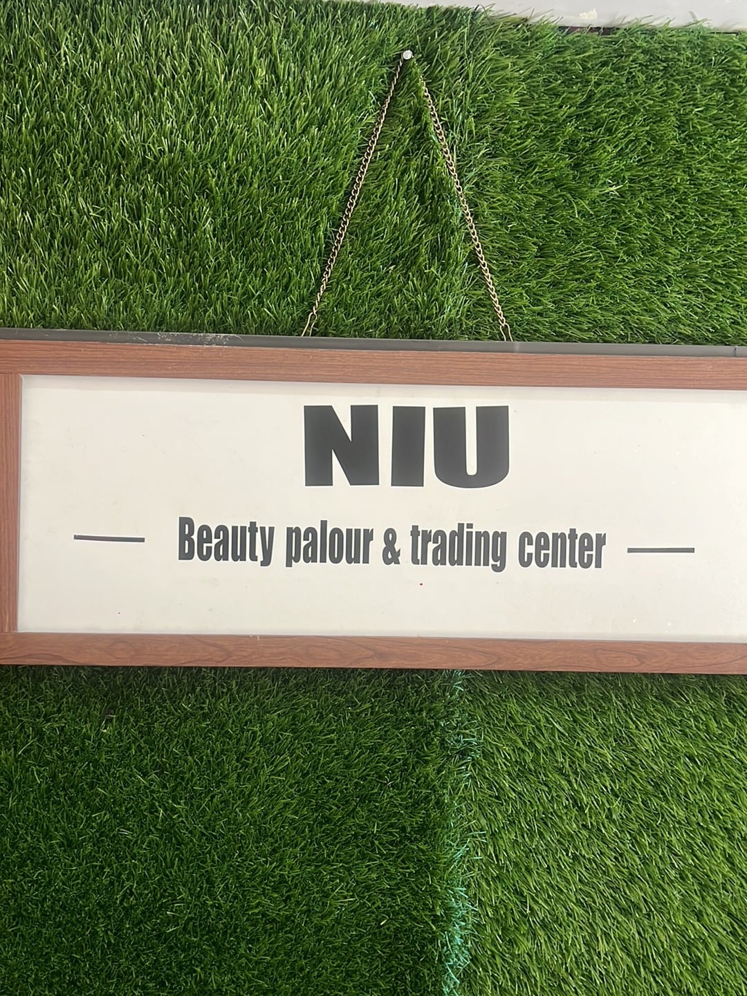 Niu beauty parlour $ trading center — photo by Neeraj Dhakal