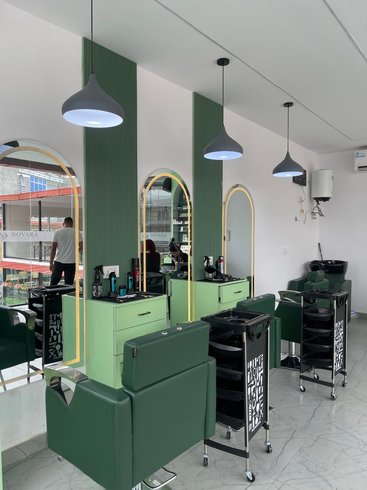 Novara Unisex Salon — photo by Sugam Moktan