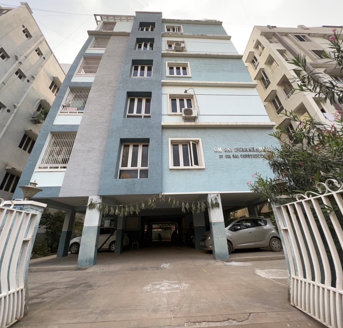 Om Sai Dwarakamayi Apartments — photo by G.Vishnu Vardhan