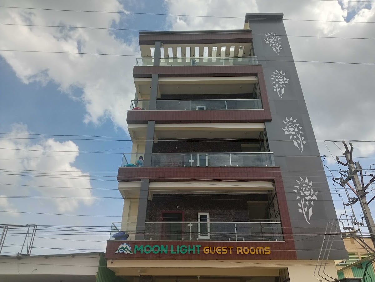 OYO MOON LIGHT GUEST ROOMS — photo by OYO MOON LIGHT GUEST ROOMS