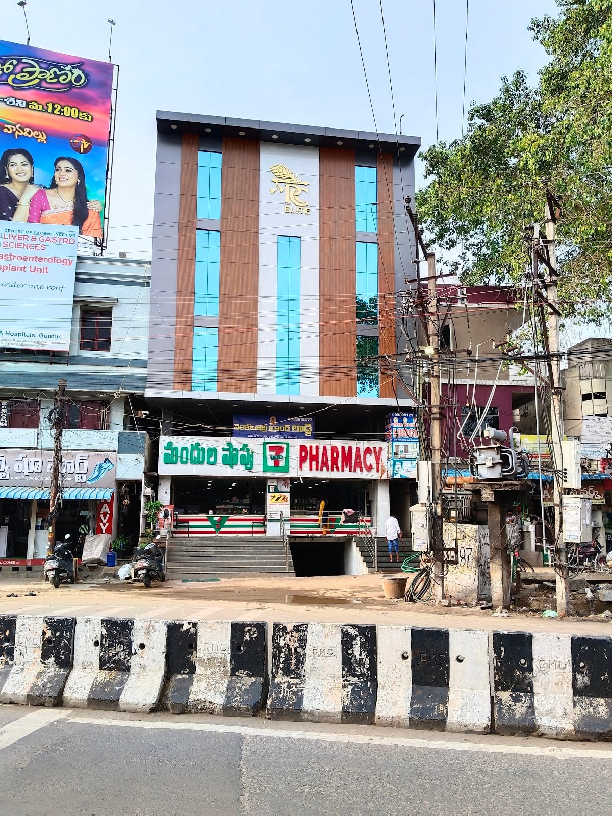 OYO Shiva Sai Rest House — photo by Chinna Subba Rao