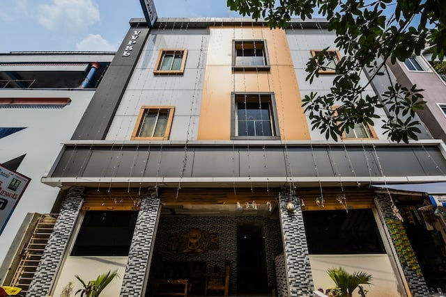 OYO Varsha Grand Residence — photo by OYO Varsha Grand Residence
