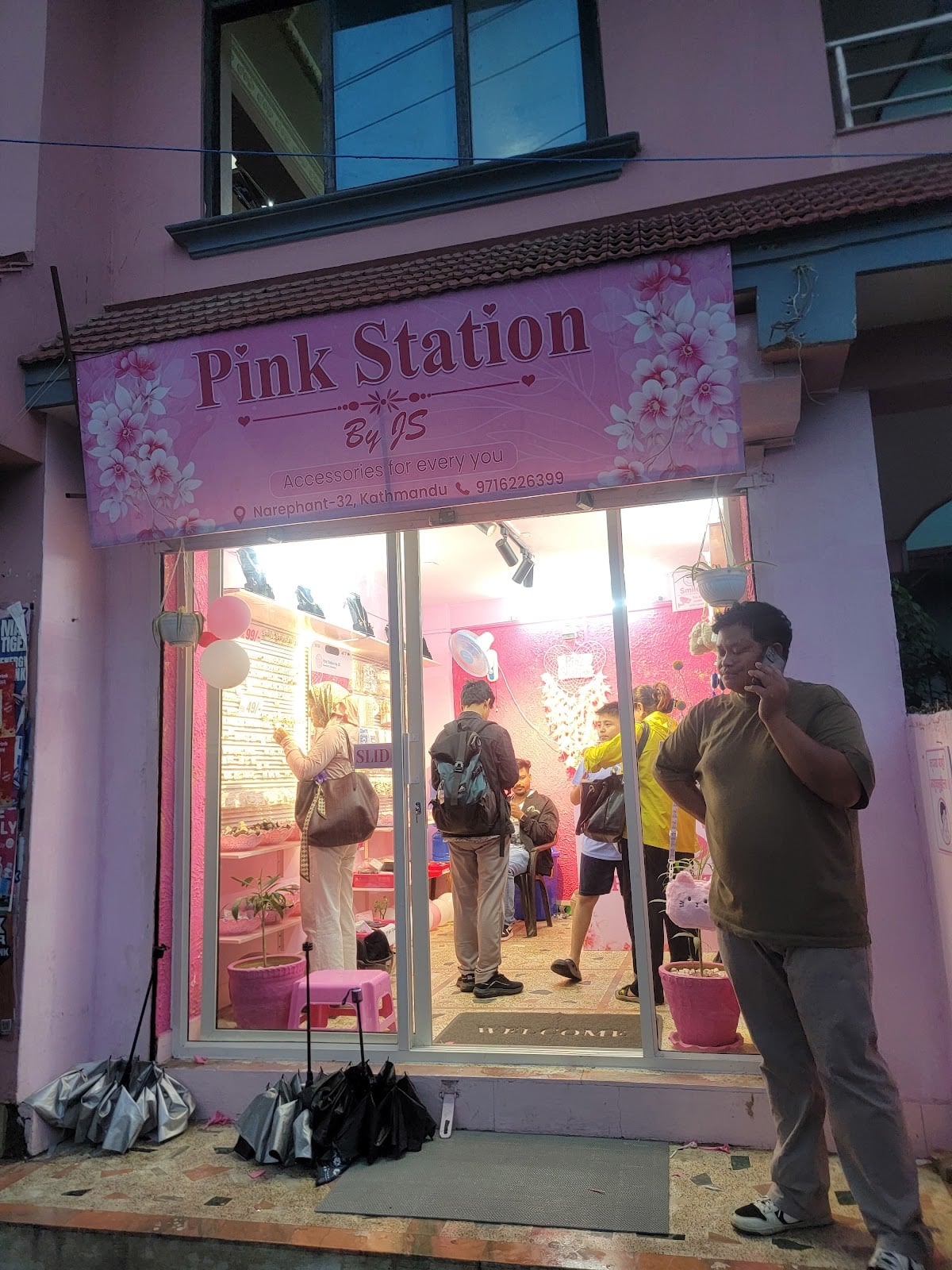 Pink Station by JS — photo by Pink Station by JS