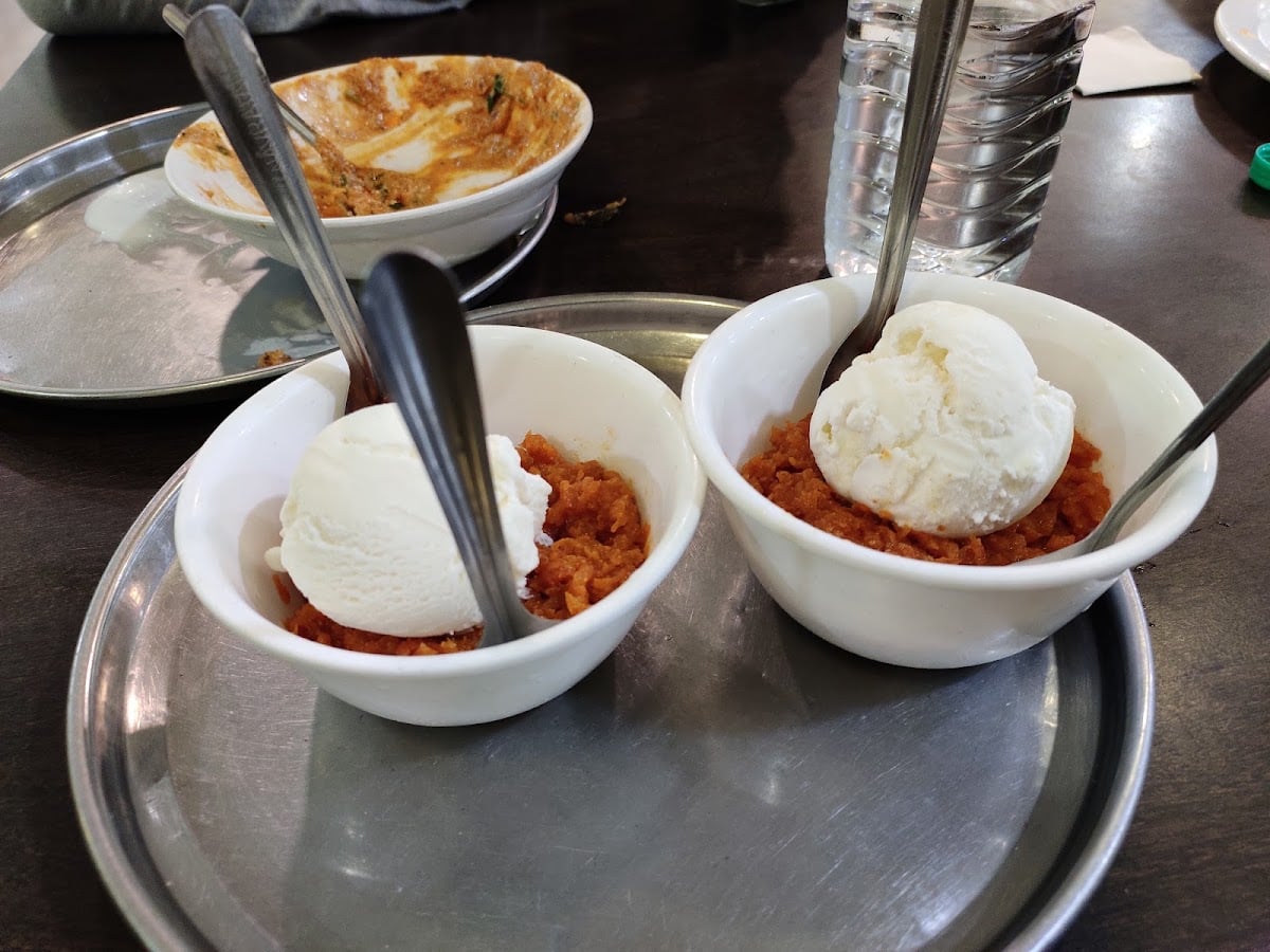 R.K PAN SHOP & Cold drinks cafe — photo by Posayya Nandamuri