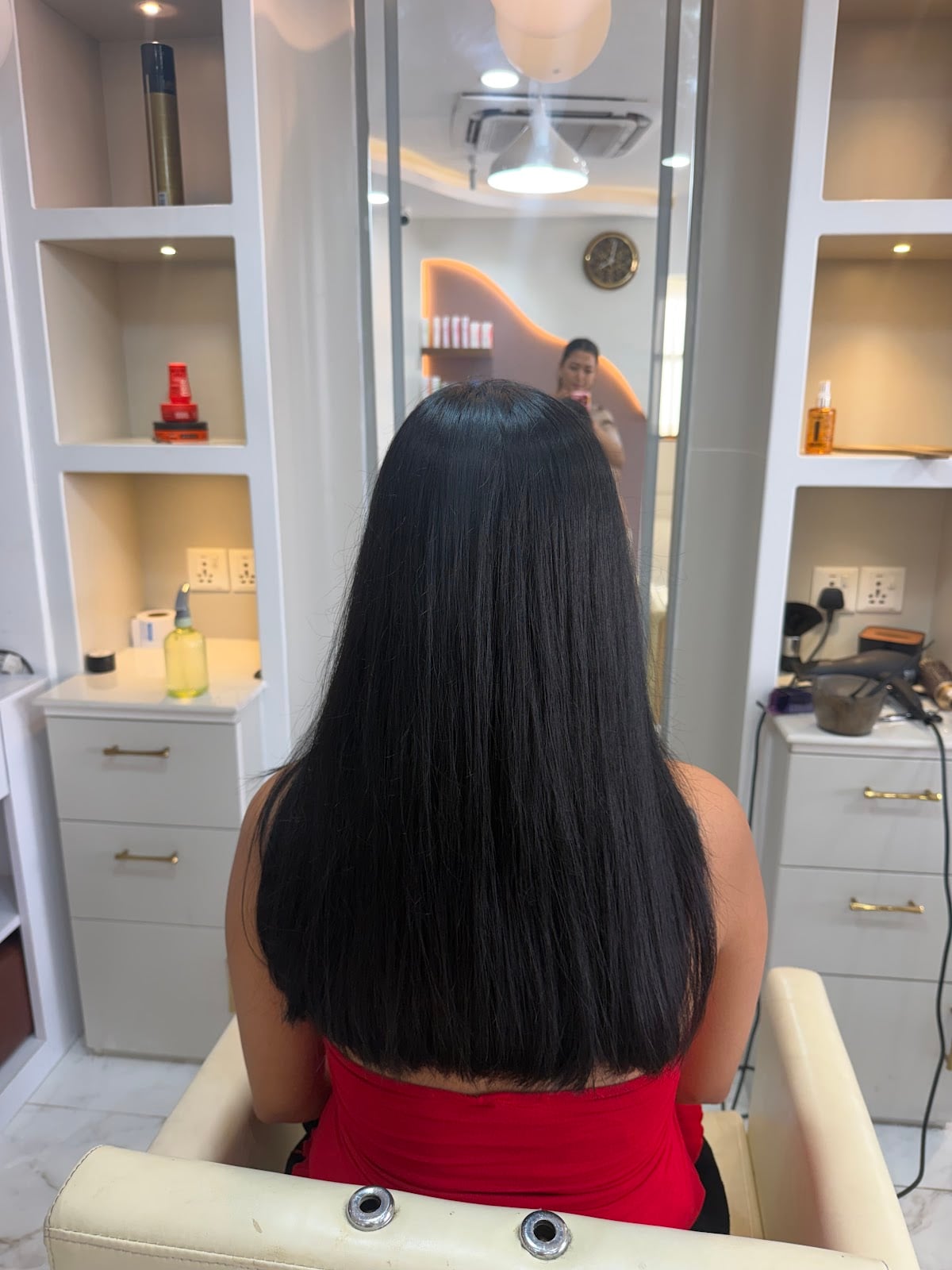 RO Glam Beauty Unisex Salon — photo by umiya thakuri