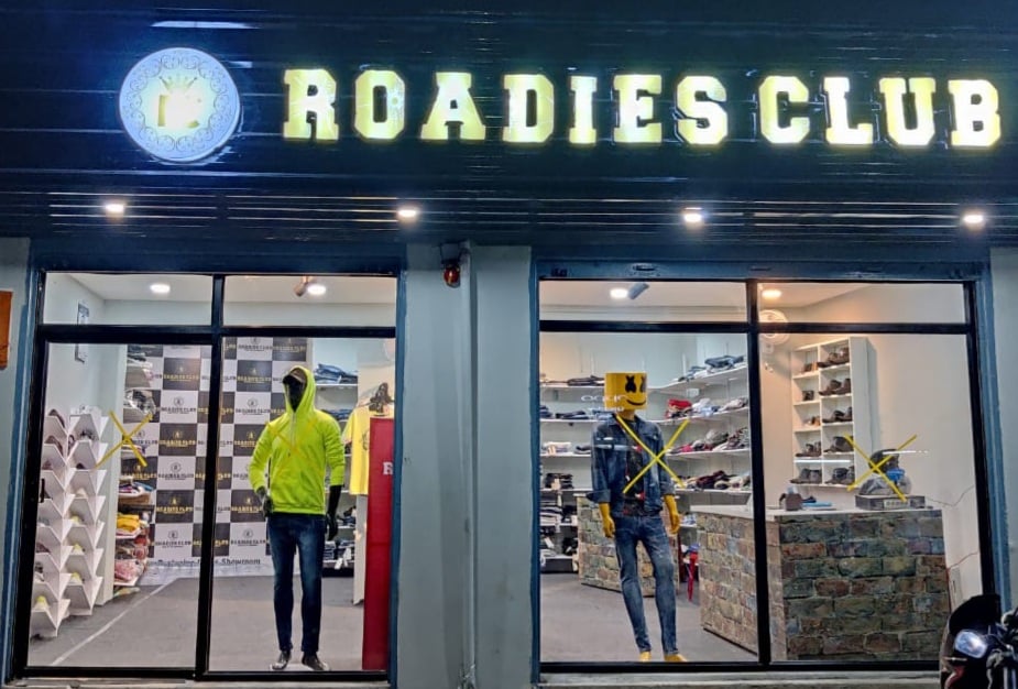 ROADIES CLUB — photo by Mohammad Aly