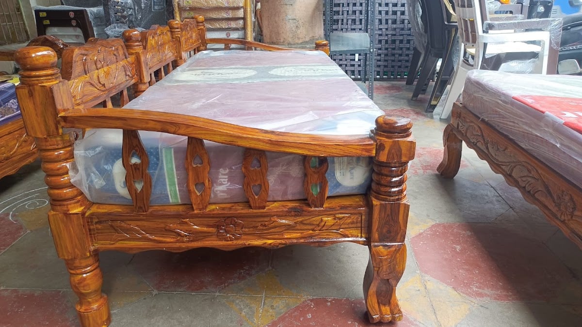 RR Furnitures — photo by rrfurnitures