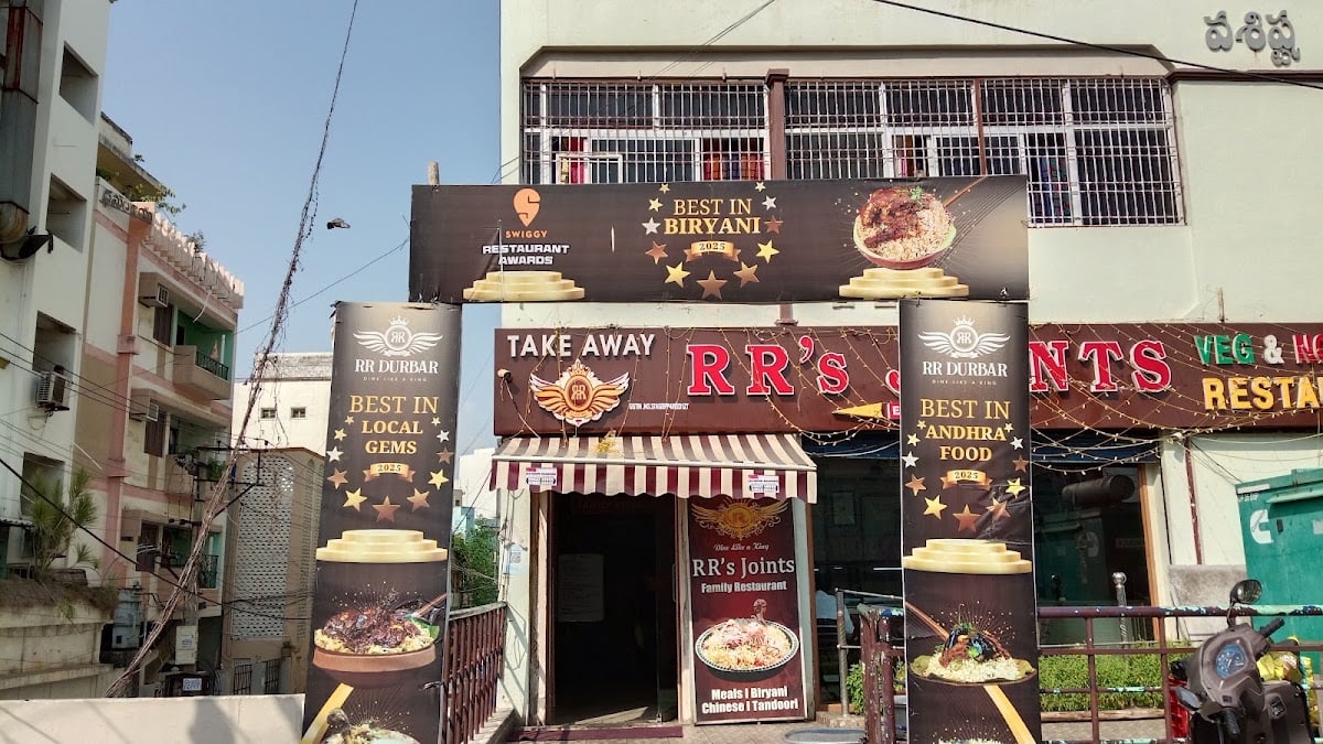 RR's Joints Veg and Non-Veg Restaurant — photo by Local boy's