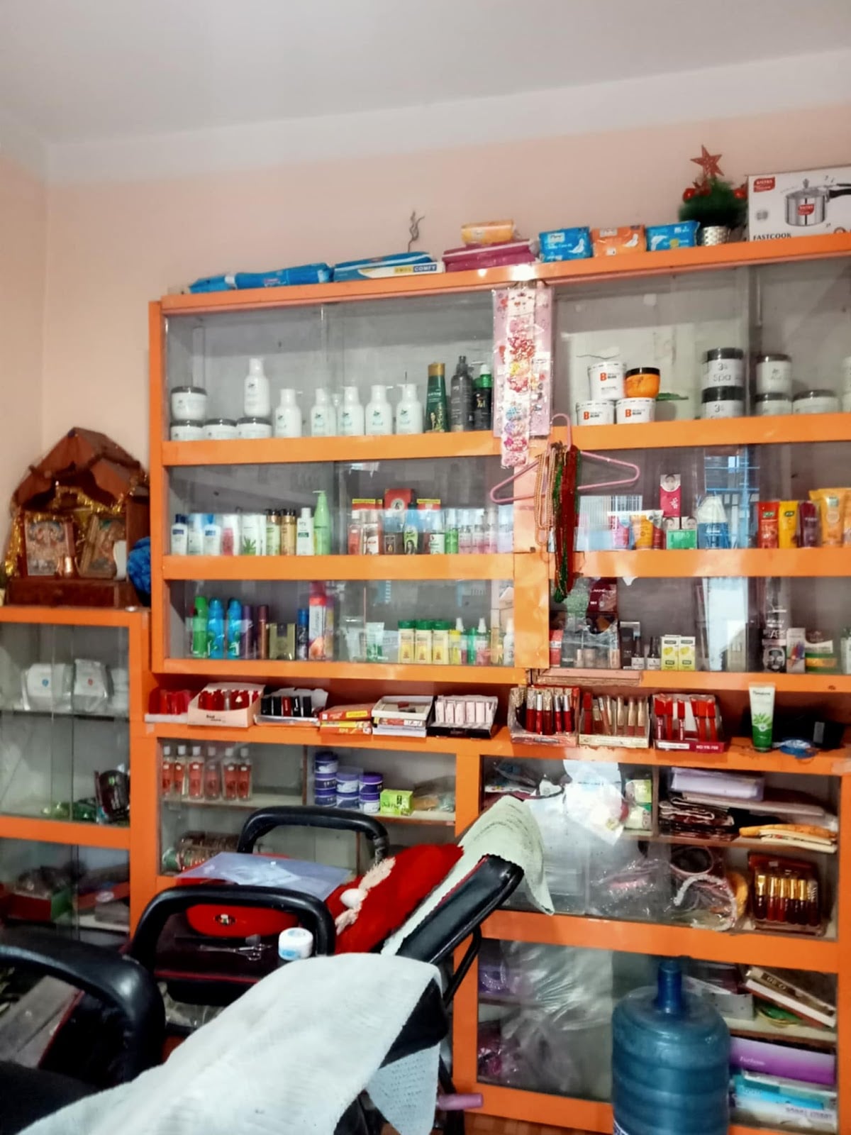 Sabina Beauty Parlour — photo by Sly_ankit !