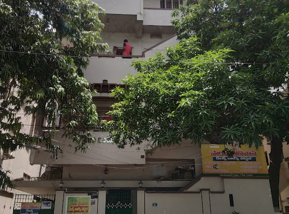 Sai Srinivasa Delux Boys Hostel — photo by Karthik Sakamuri
