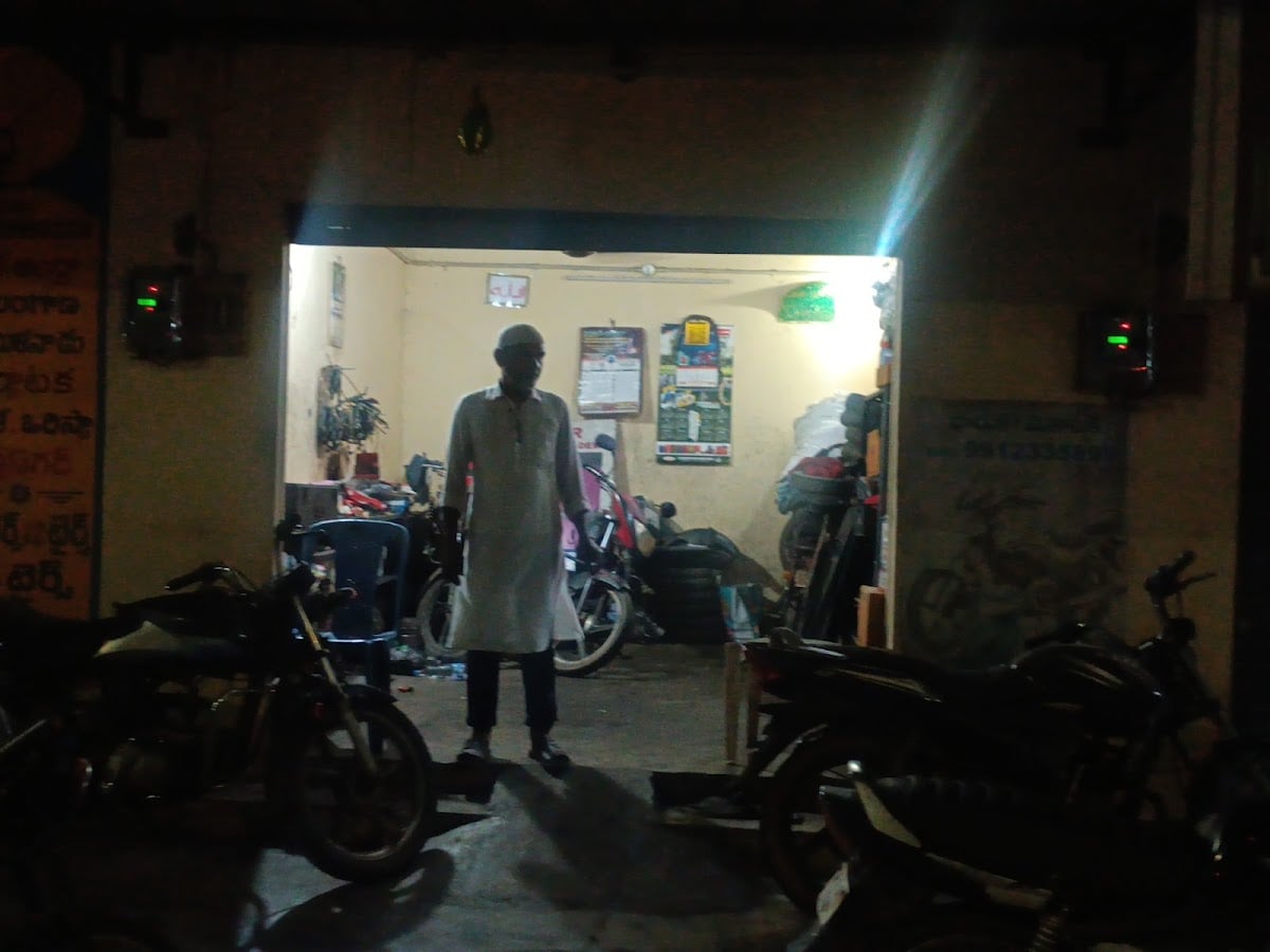 Sairam Dhaba Hotel — photo by Riyaz