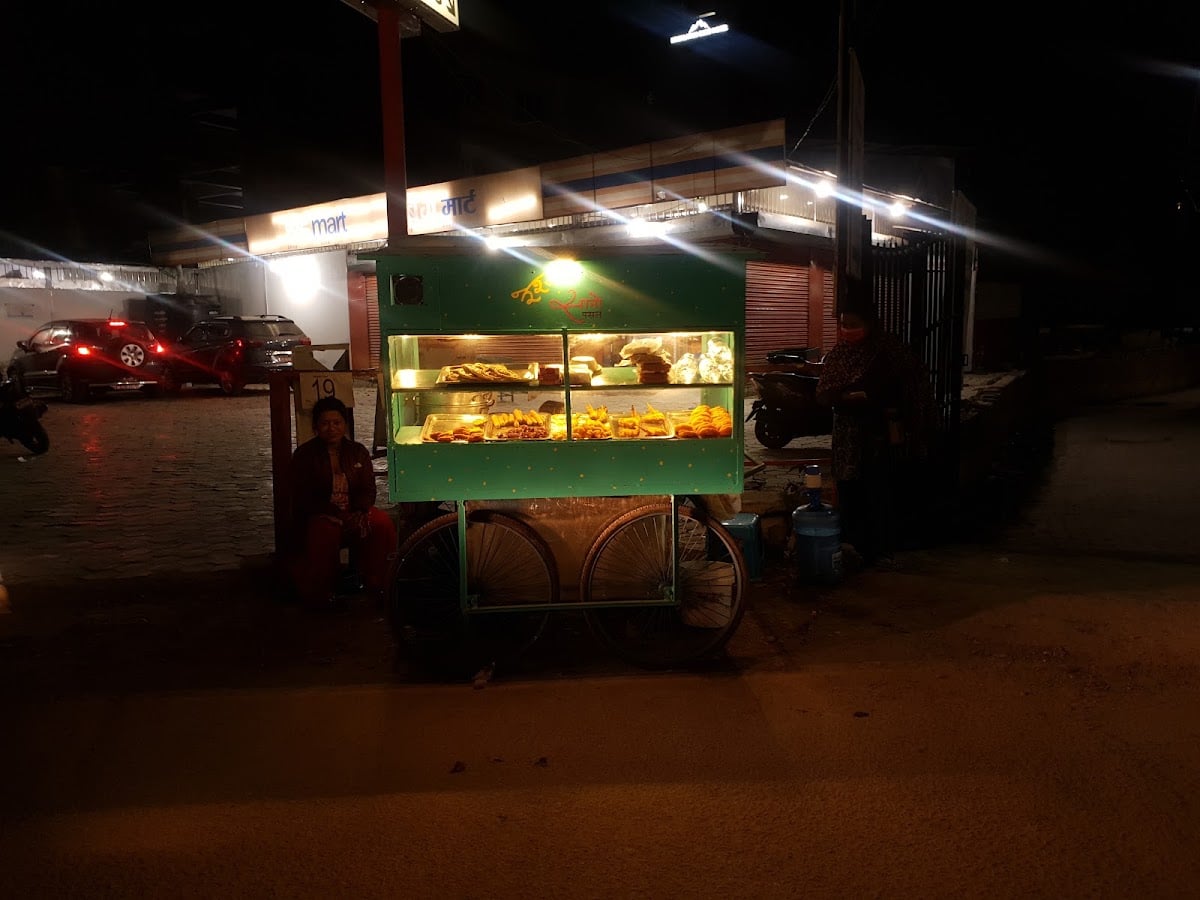 sano momo pasal — photo by Samyukta Bhandari