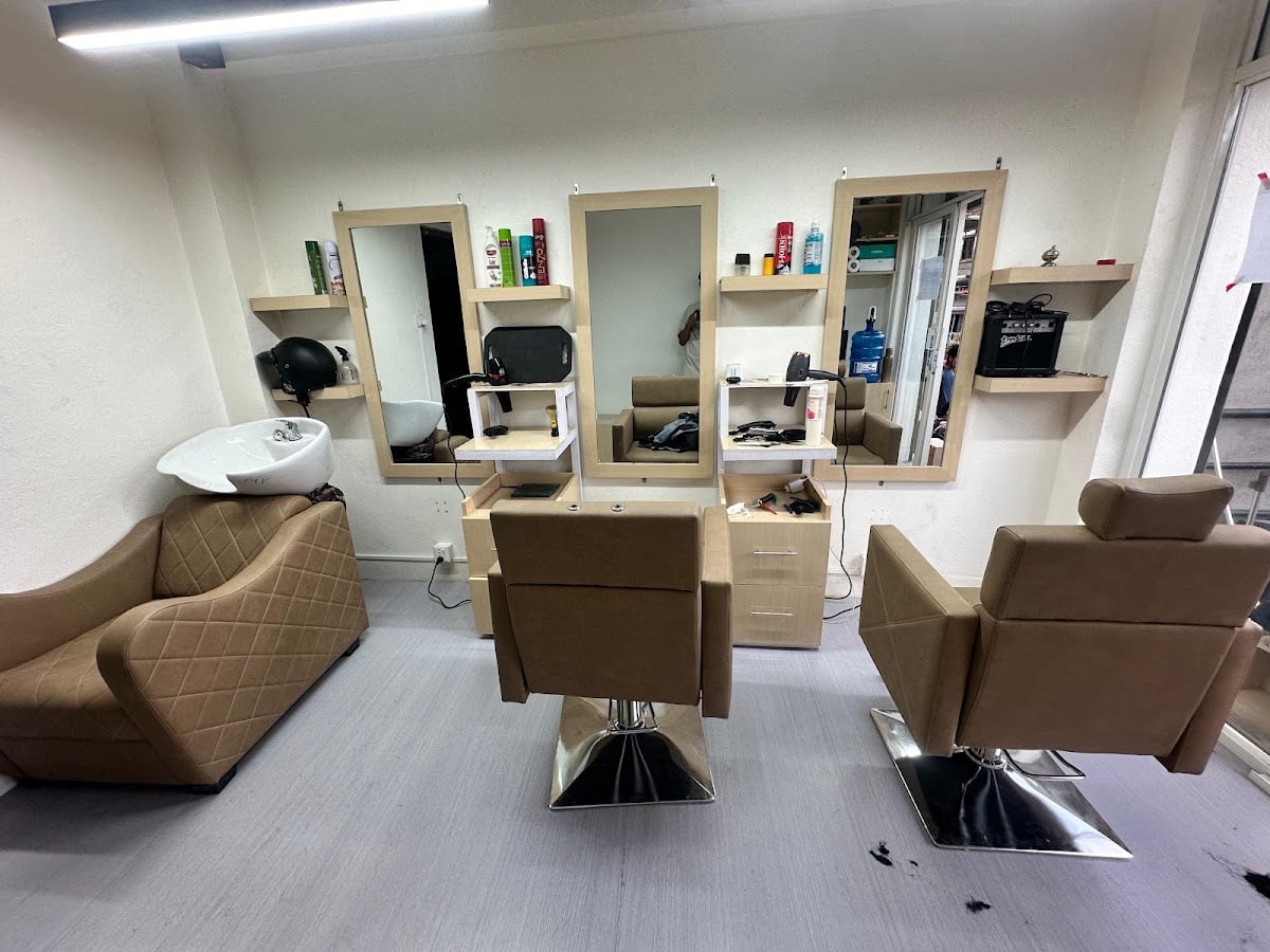Scissor hair hub — photo by Scissor hair hub