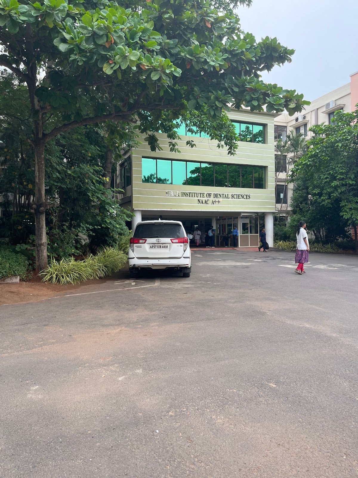 Sibar Institute Of Dental Sciences — photo by Khagesh Bujji