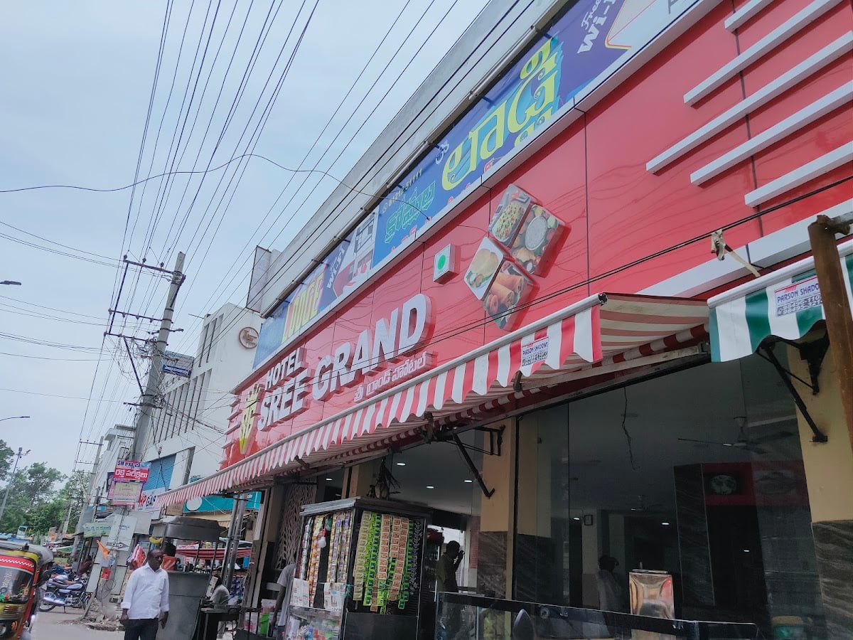 Sree grand hotel — photo by Pooja Tunuguntla