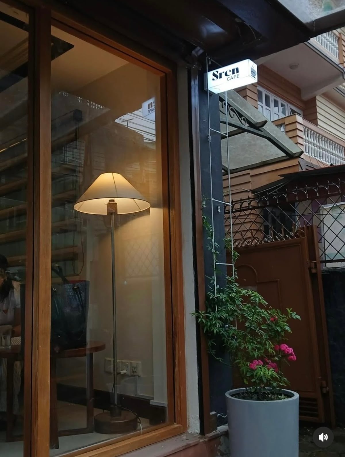SREN CAFE — photo by SREN CAFE