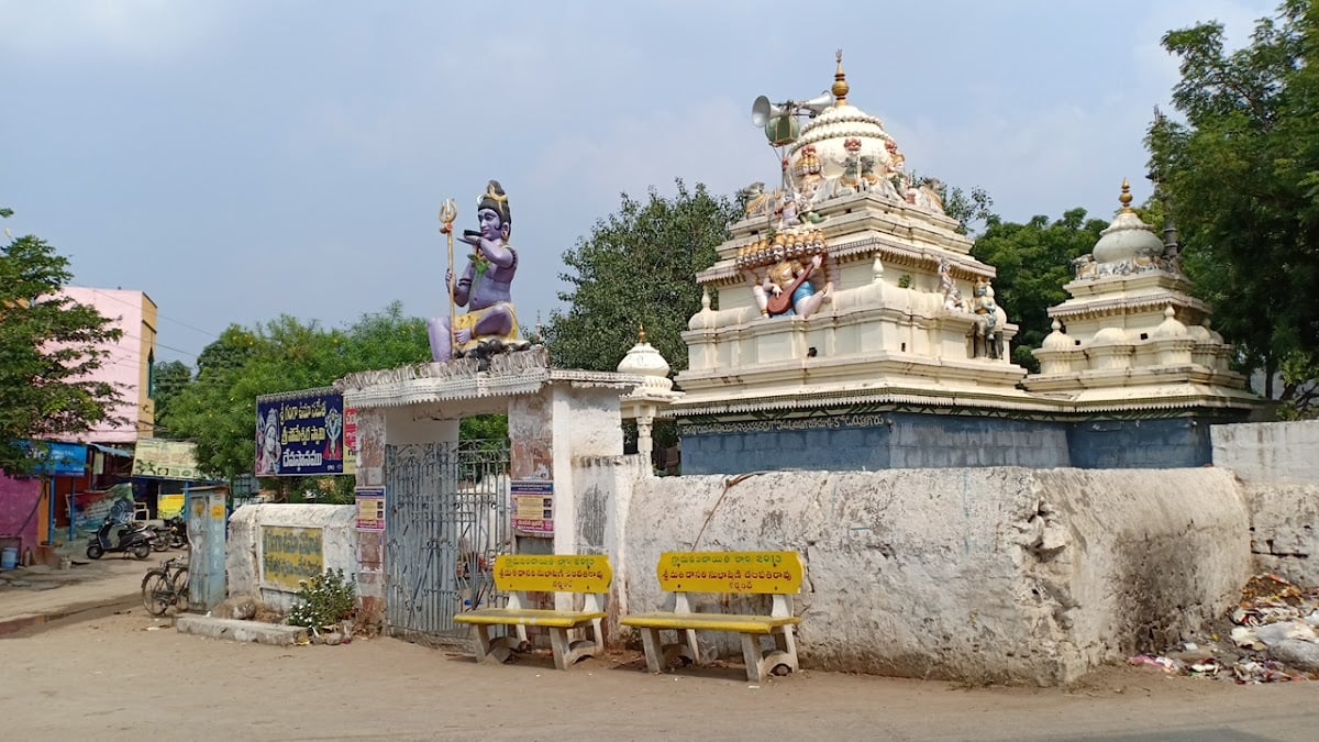 Sri Ganga Uma Sahitha Someswara Temple — photo by shamsheer Shaik