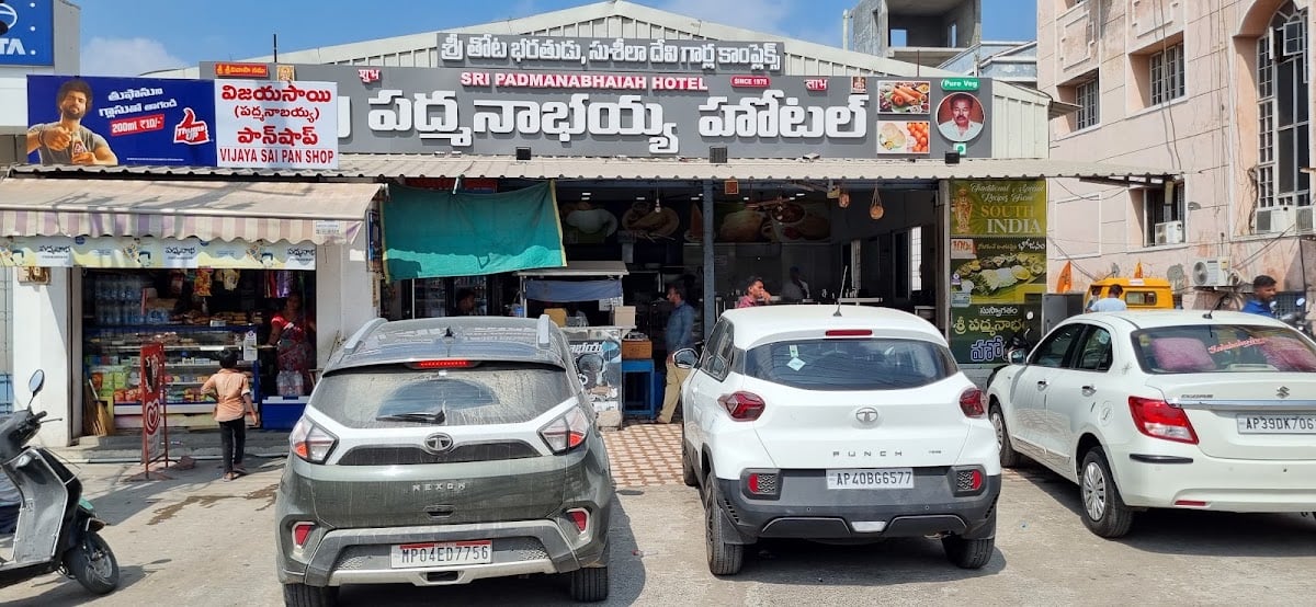 Sri Padmanabhaiah Hotel — photo by Rahul Verma