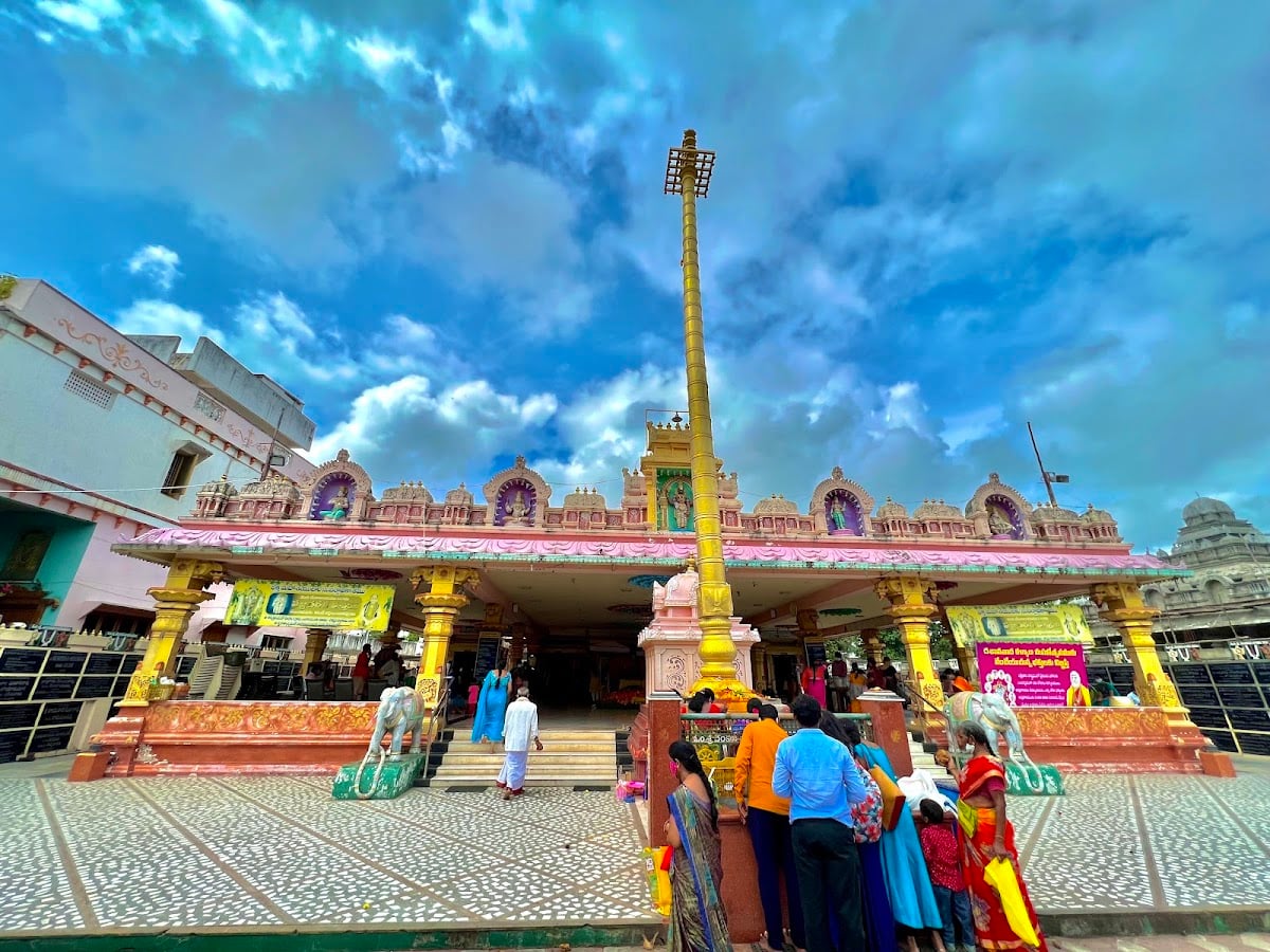 Sri Padmavathi Aandaal Sametha Sri Venkateswara Swamy Temple — photo by Naresh “NK”