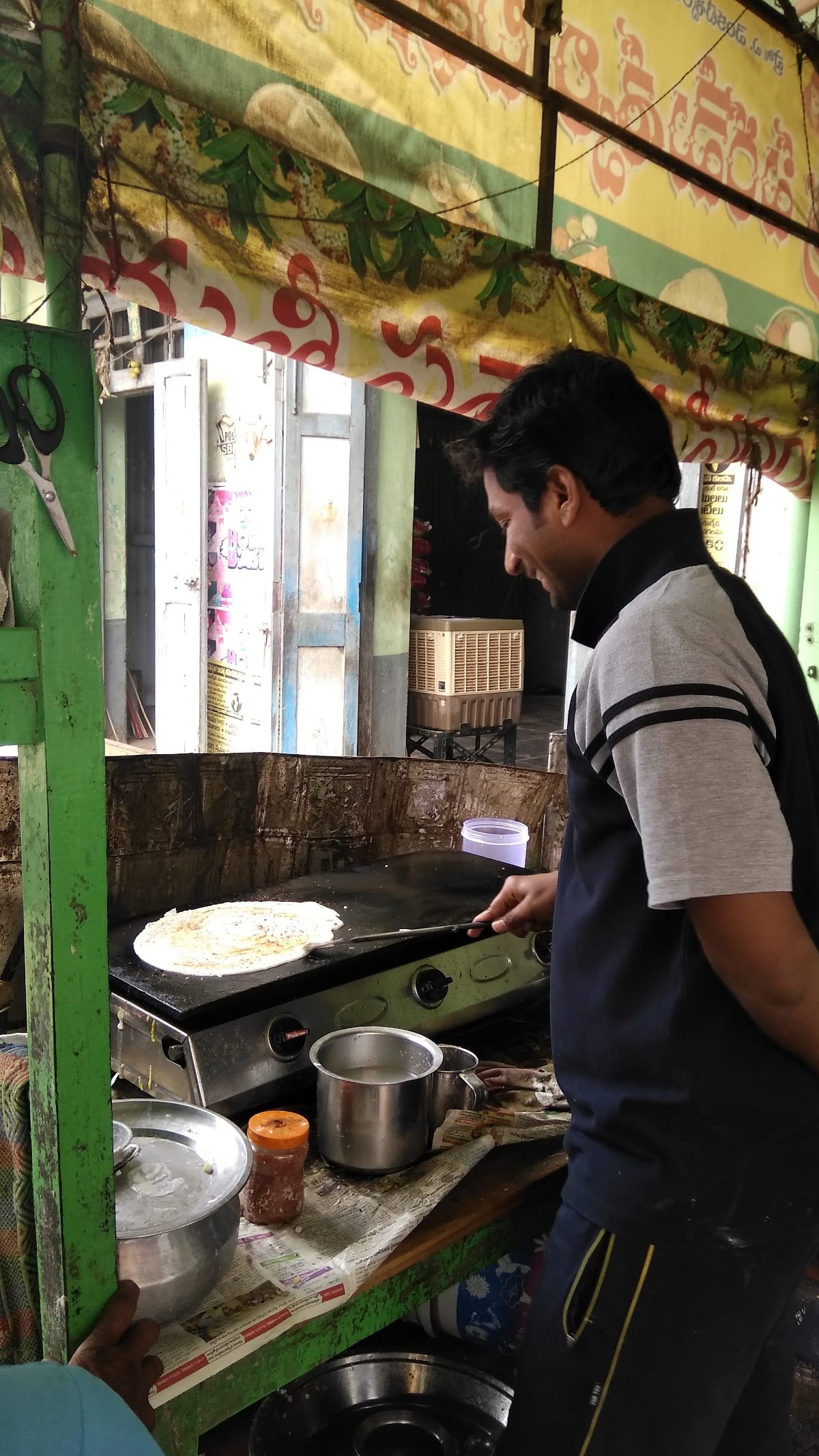 Sri Parameswari Tiffin's — photo by Chandrasekhar Mandadi