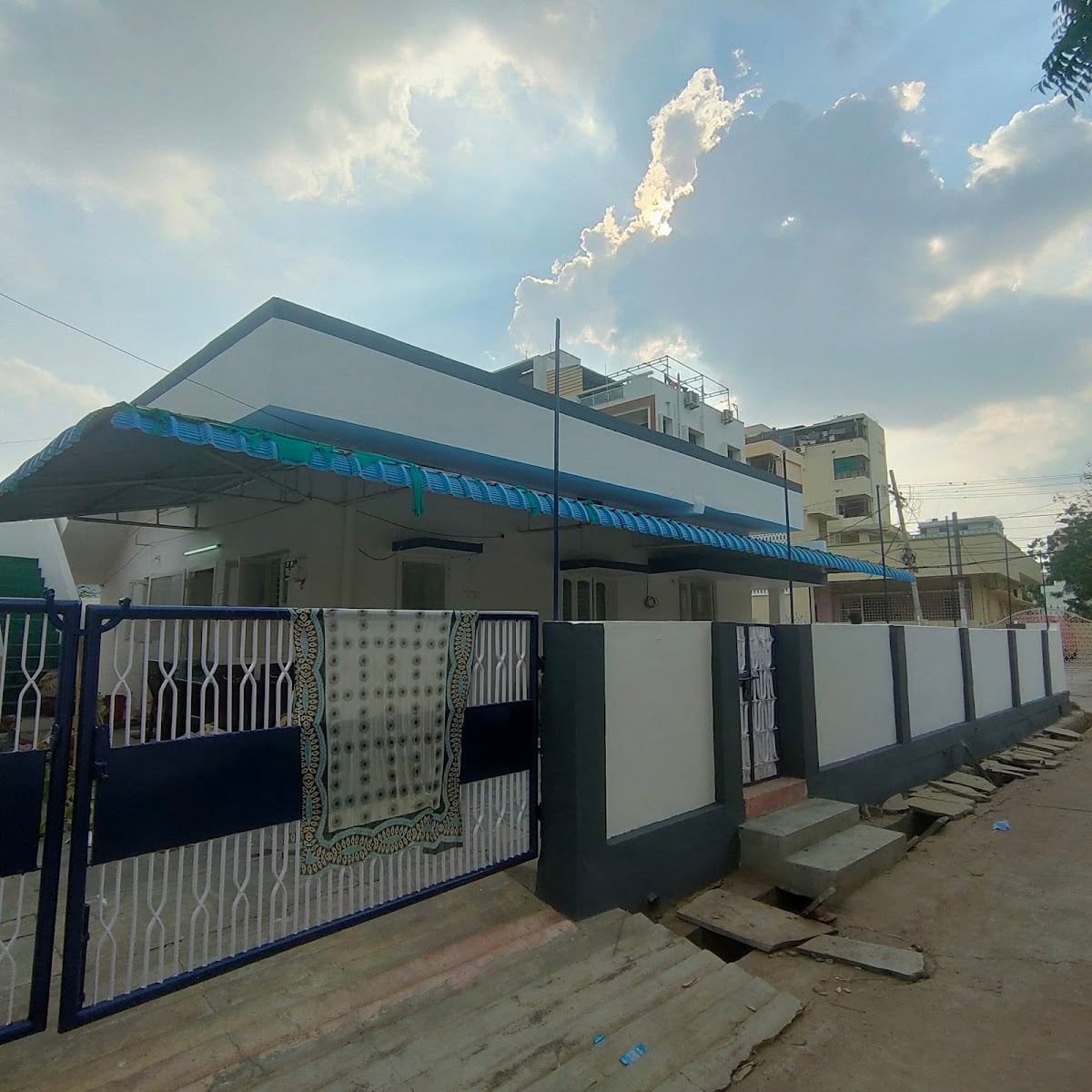 Sri Sai Boys & Girls Hostel — photo by Nived K