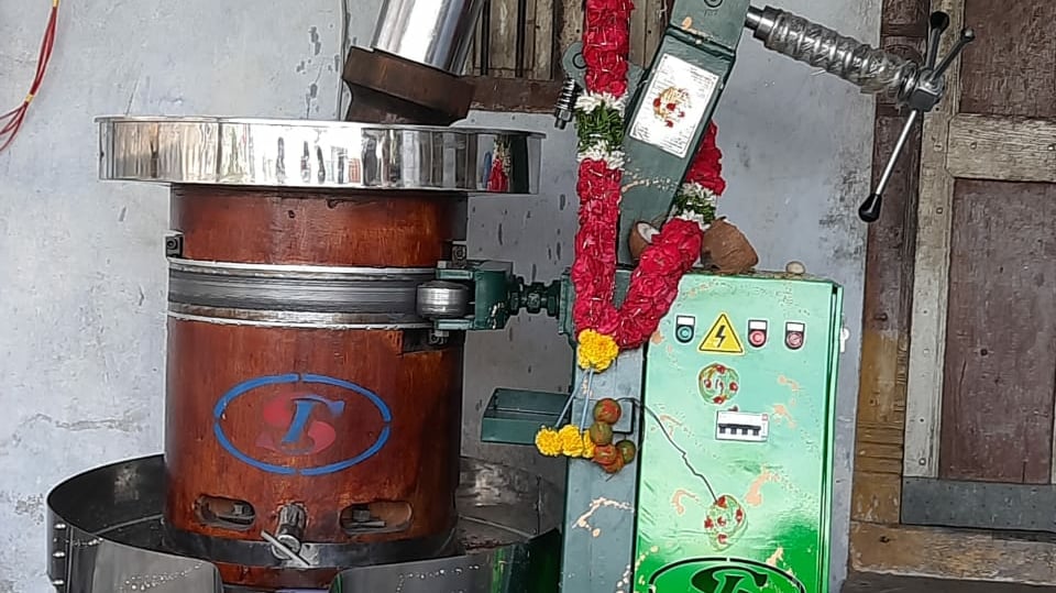 Sri Sai Vigneshwara Wooden cold press oils — photo by Sri Sai Vigneshwara Wooden cold press oils
