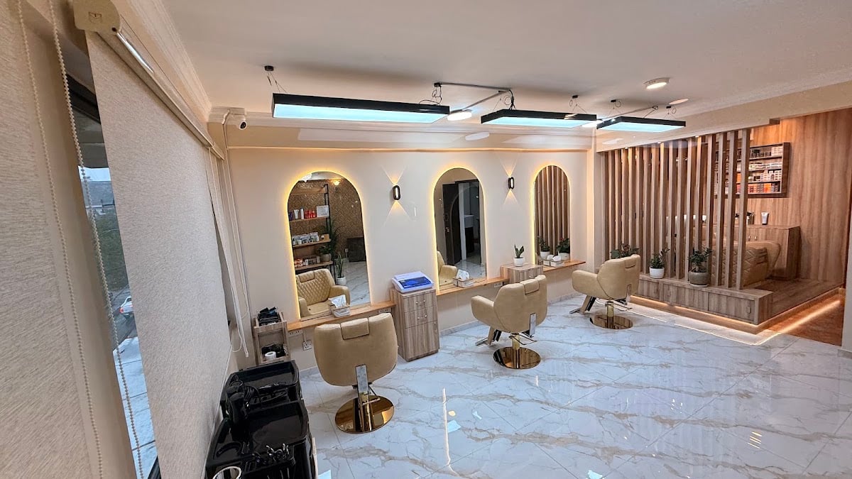 Styledbyshane unisex salon — photo by Styledbyshane unisex salon