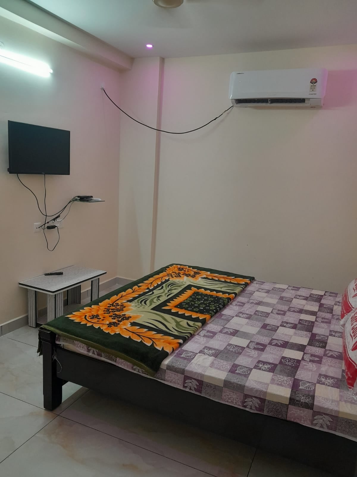 Swetha Grand A/C Luxury Rooms — photo by Annareddy VenkatReddy