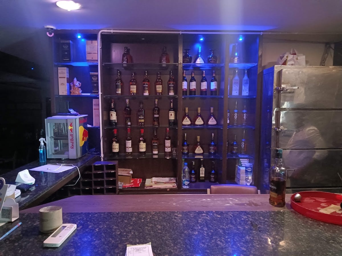 Tycoons Bar & Restaurant — photo by avinash avi