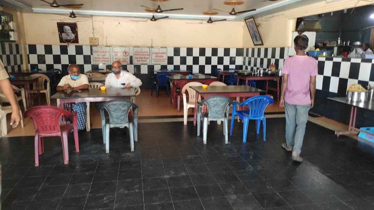 Uma family hotel — photo by Pernapatip Ravi