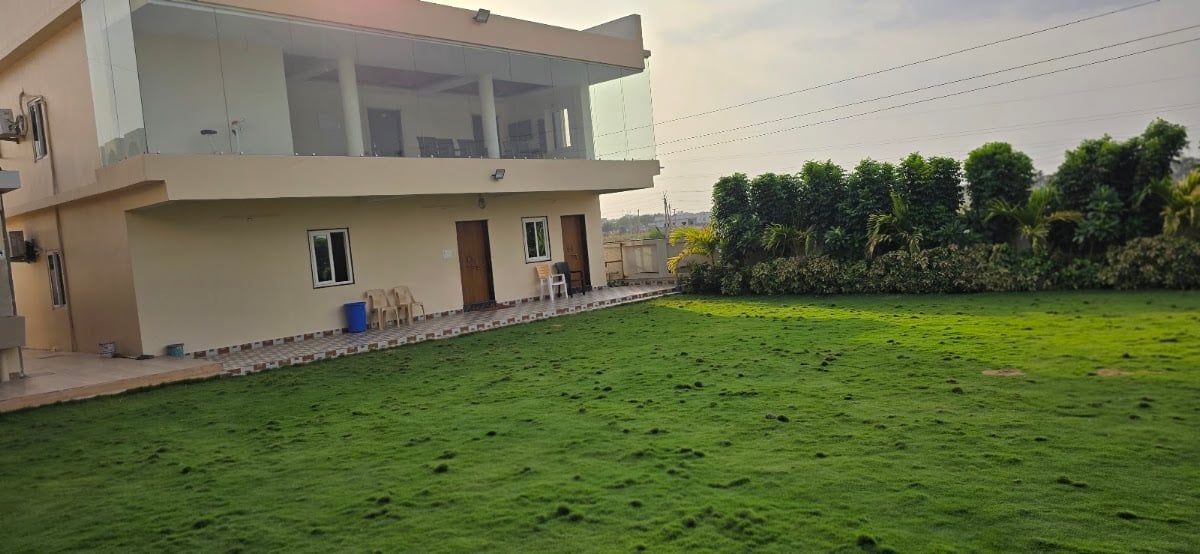 V guest house (staycation) — photo by Sri G