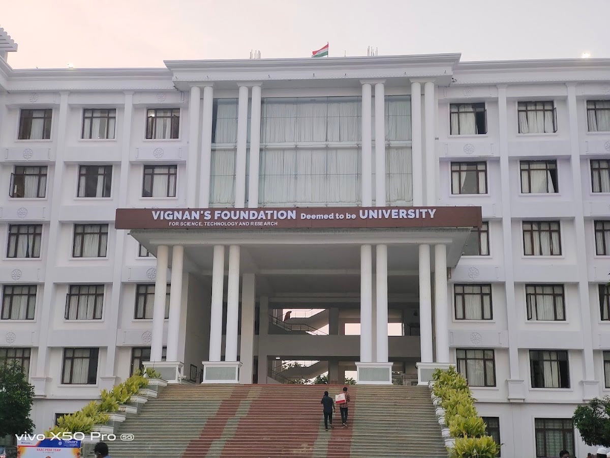Vignan's Foundation for Science, Technology & Research (Deemed to be University) — photo by Rahul Wilson Kotla