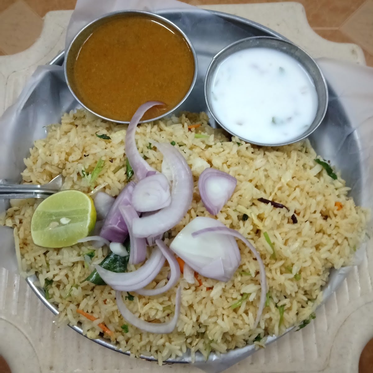 vijayasai fastfood center — photo by Shakahari Journals