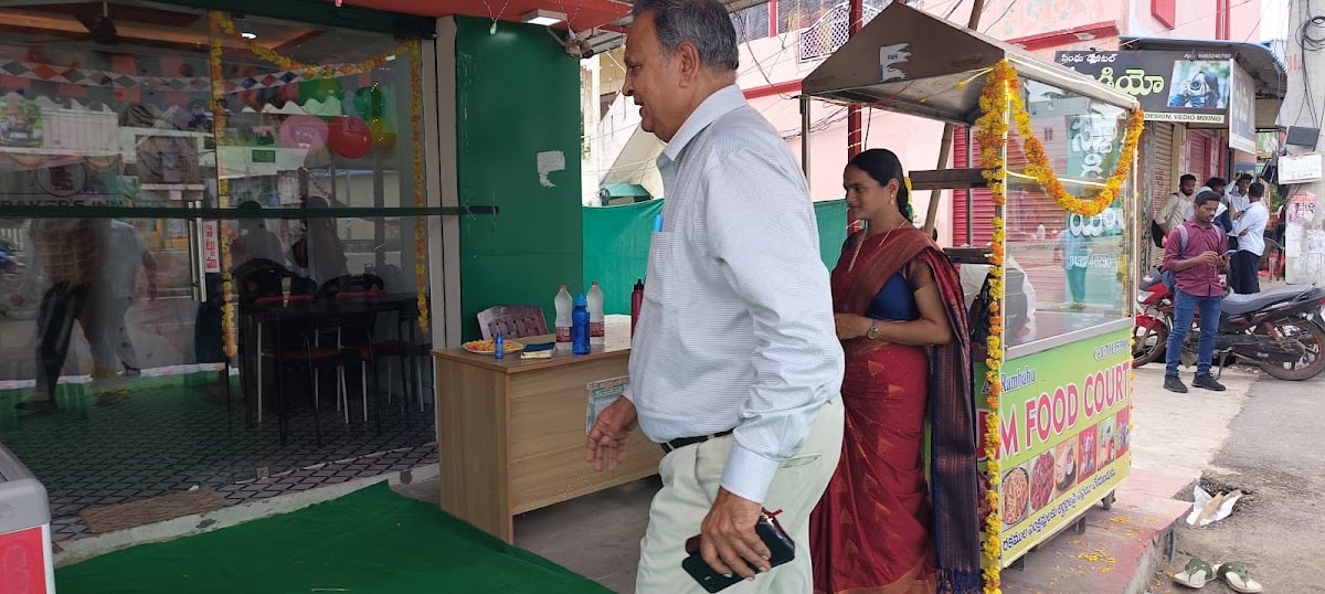 VJM FOOD COURT (ఫుడ్ కోర్ట్) A/C — photo by Daniel babu Madugani
