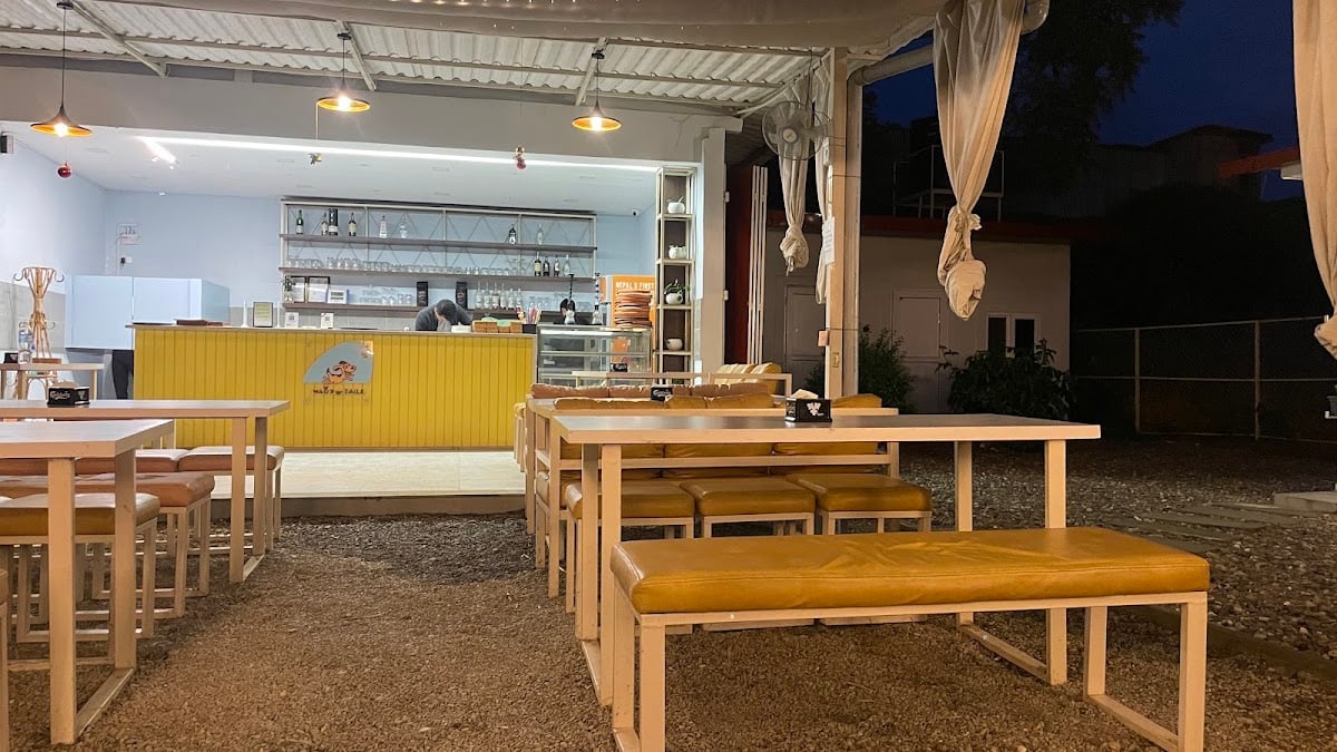 Wags N. Tails Cafe and Restaurant — photo by Bikash