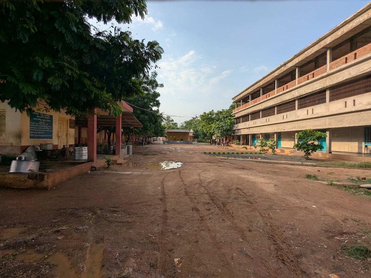 Zilla Parishad High School, Narakoduru — photo by Sai Vinayak Vaddanam