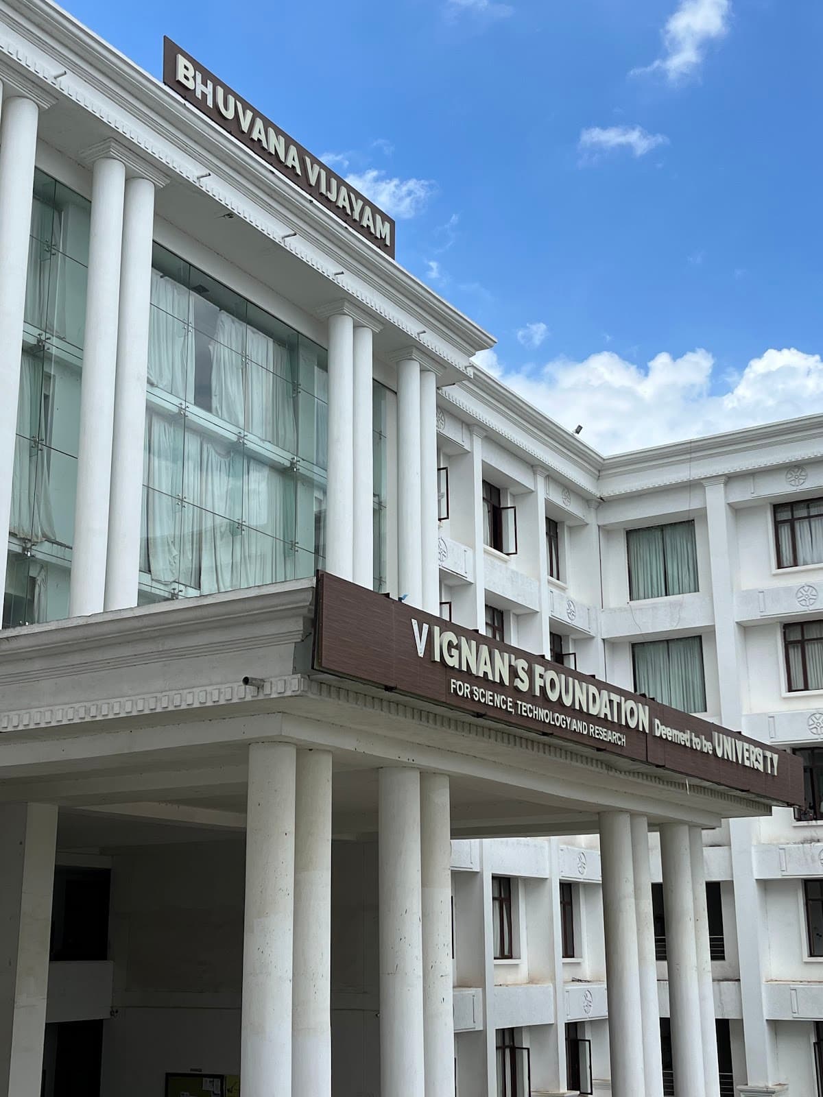 A Block Vignan University, Vadlamudi — photo by SOUTH COAST RAILWAYS S.Co.R