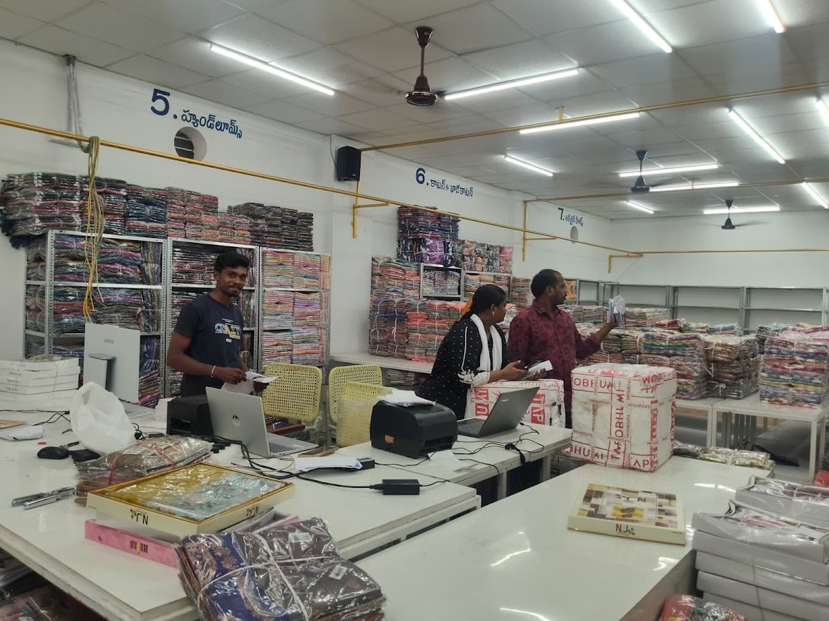 AMNA SURAT FACTORY — photo by SANDEEP SUNNY