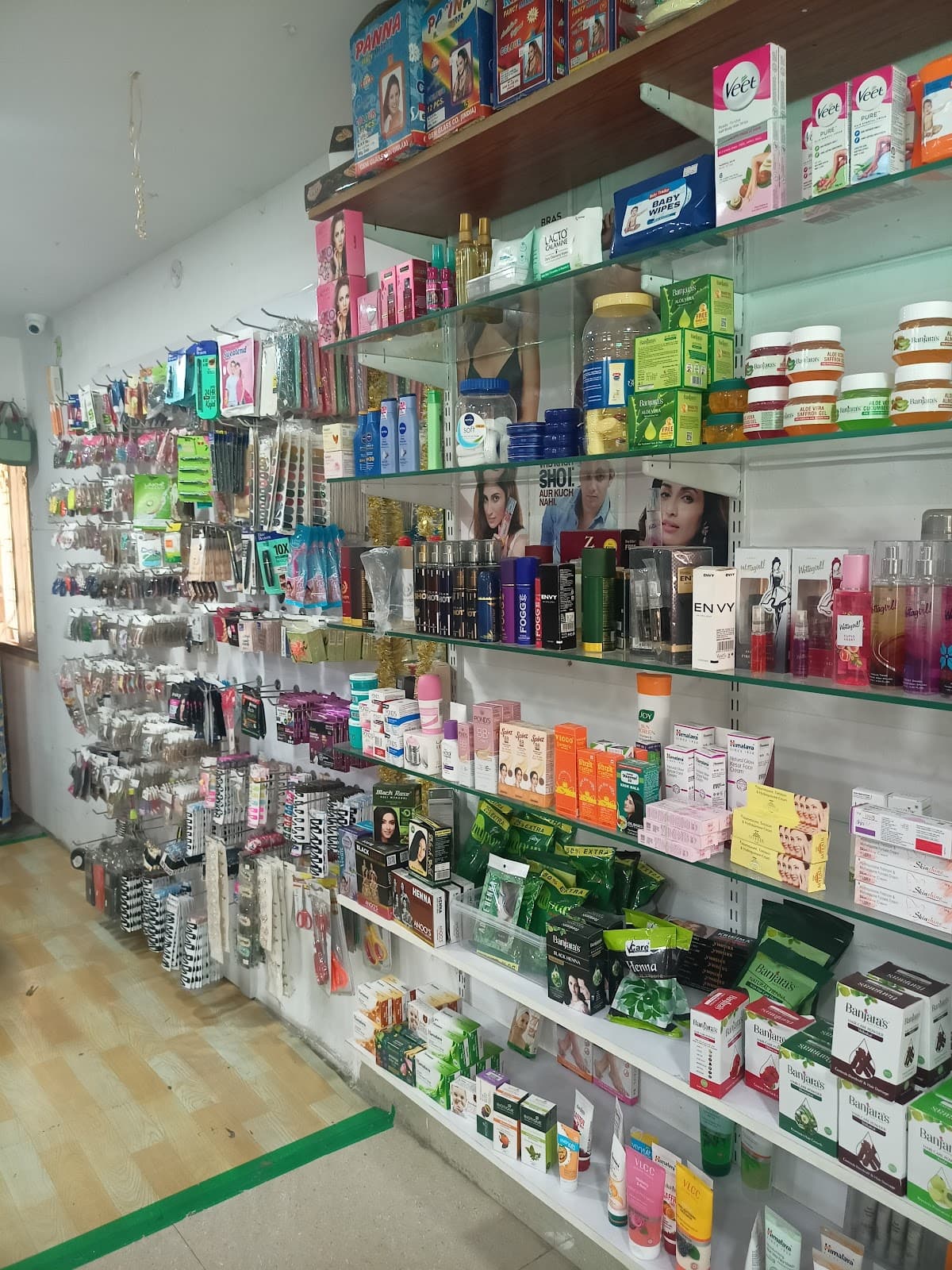 Arshes Fashions And Ladies Emporium — photo by THAVRIYA CHAUHAN