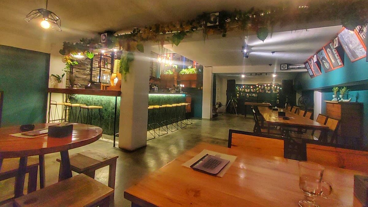 Bar Bar — photo by Nirvisha Baidya
