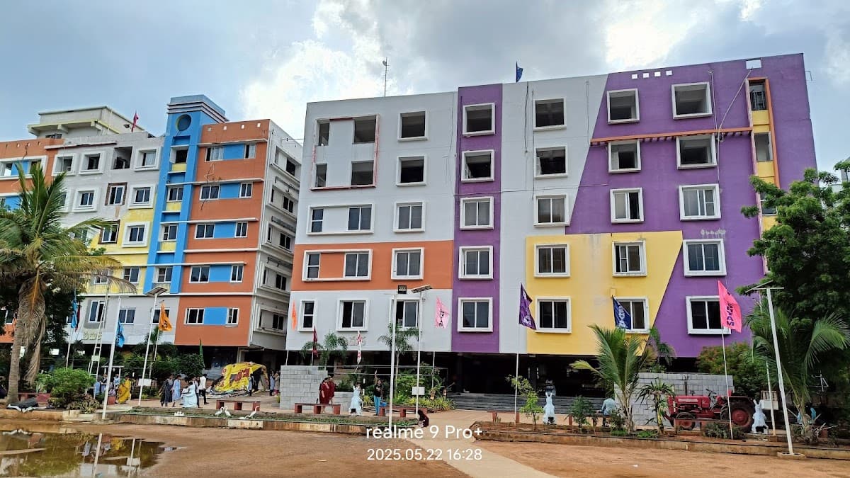 Bhashyam Girls Campus ( Samatha Mamatha Campus ) — photo by Kadimisetti Satish