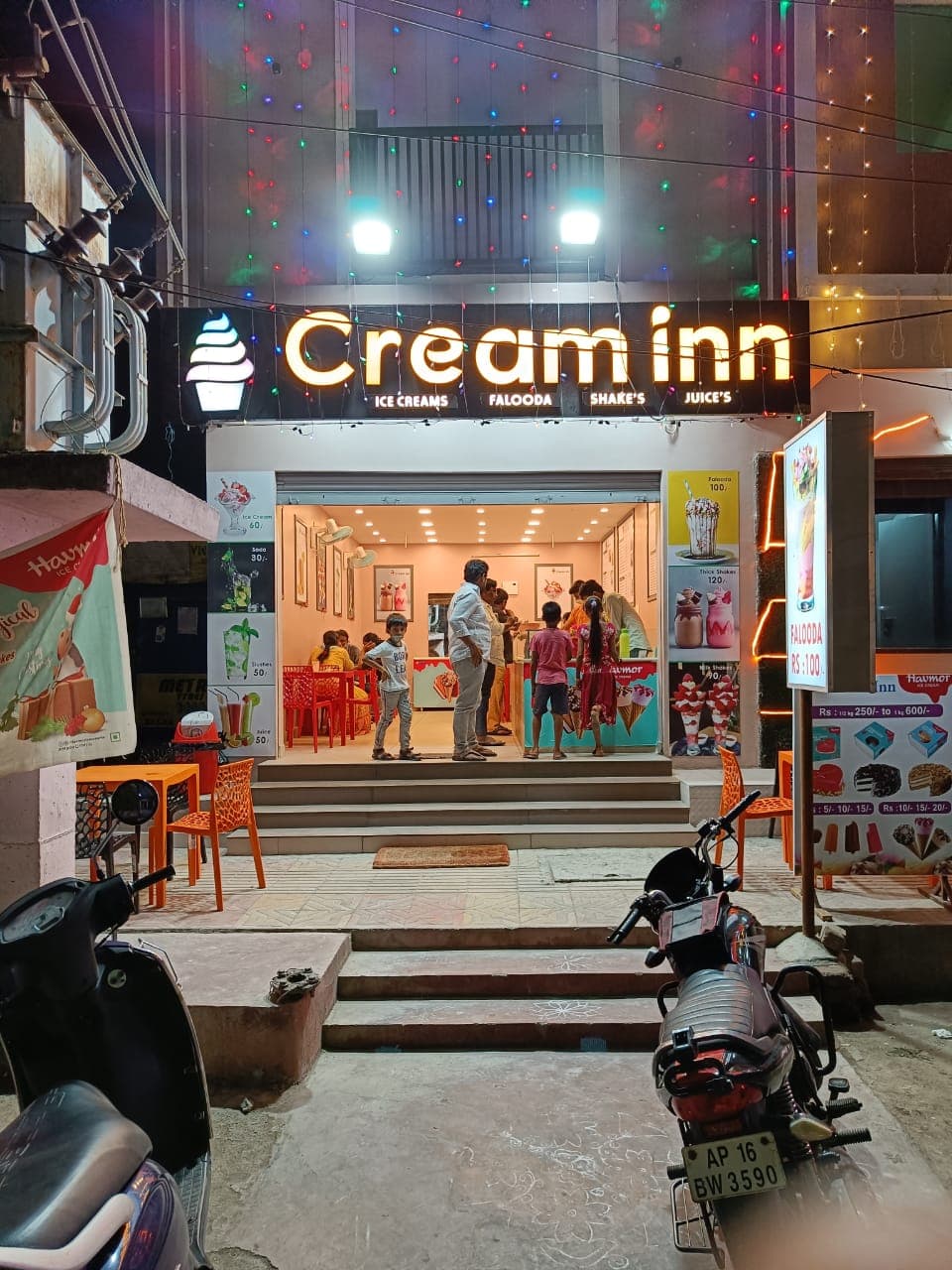 Cream Inn — photo by Vihari Kaushik