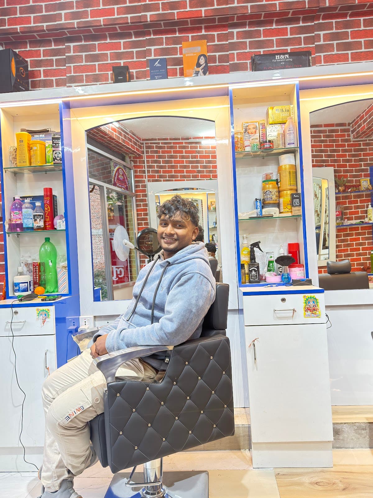 Ekta BARBERSHOP Unisex — photo by Ekta barber Shop unisex