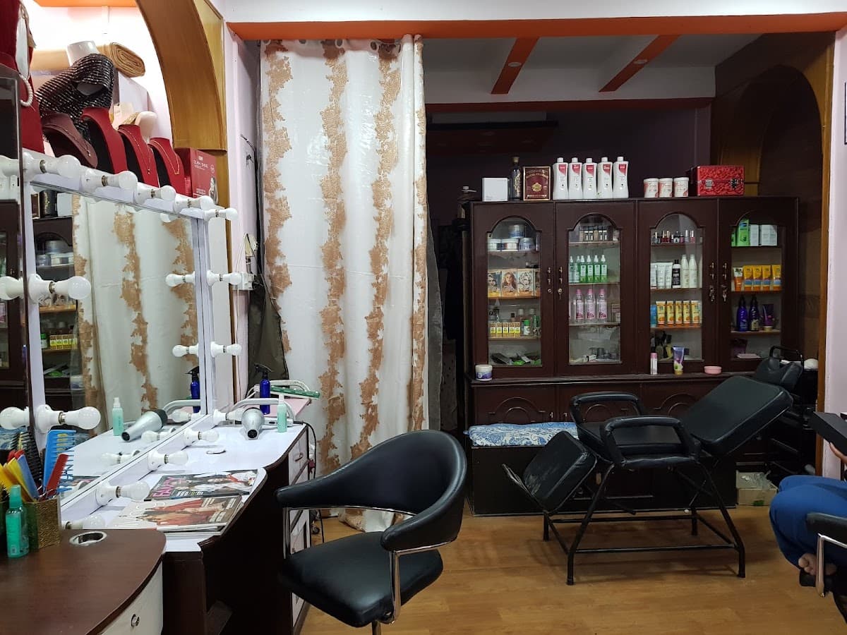 Elegance Beauty Store — photo by Prisca Shrestha