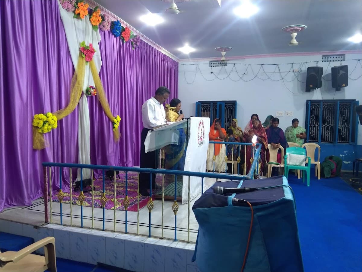 Full Gospel Ministries/Church — photo by DJS Adhi