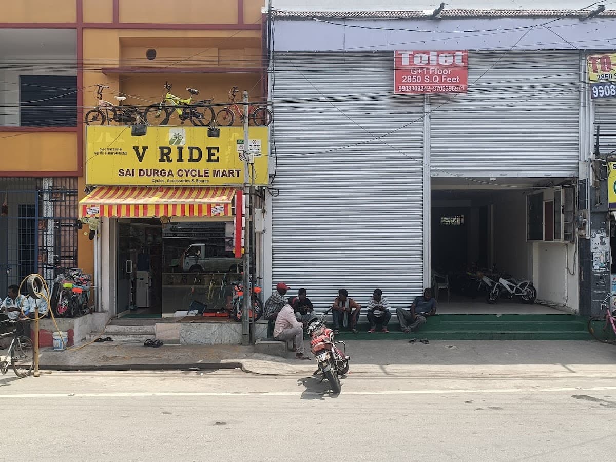 Guntur amaravathi road lodge centre petrol opposite — photo by Venkataapparao