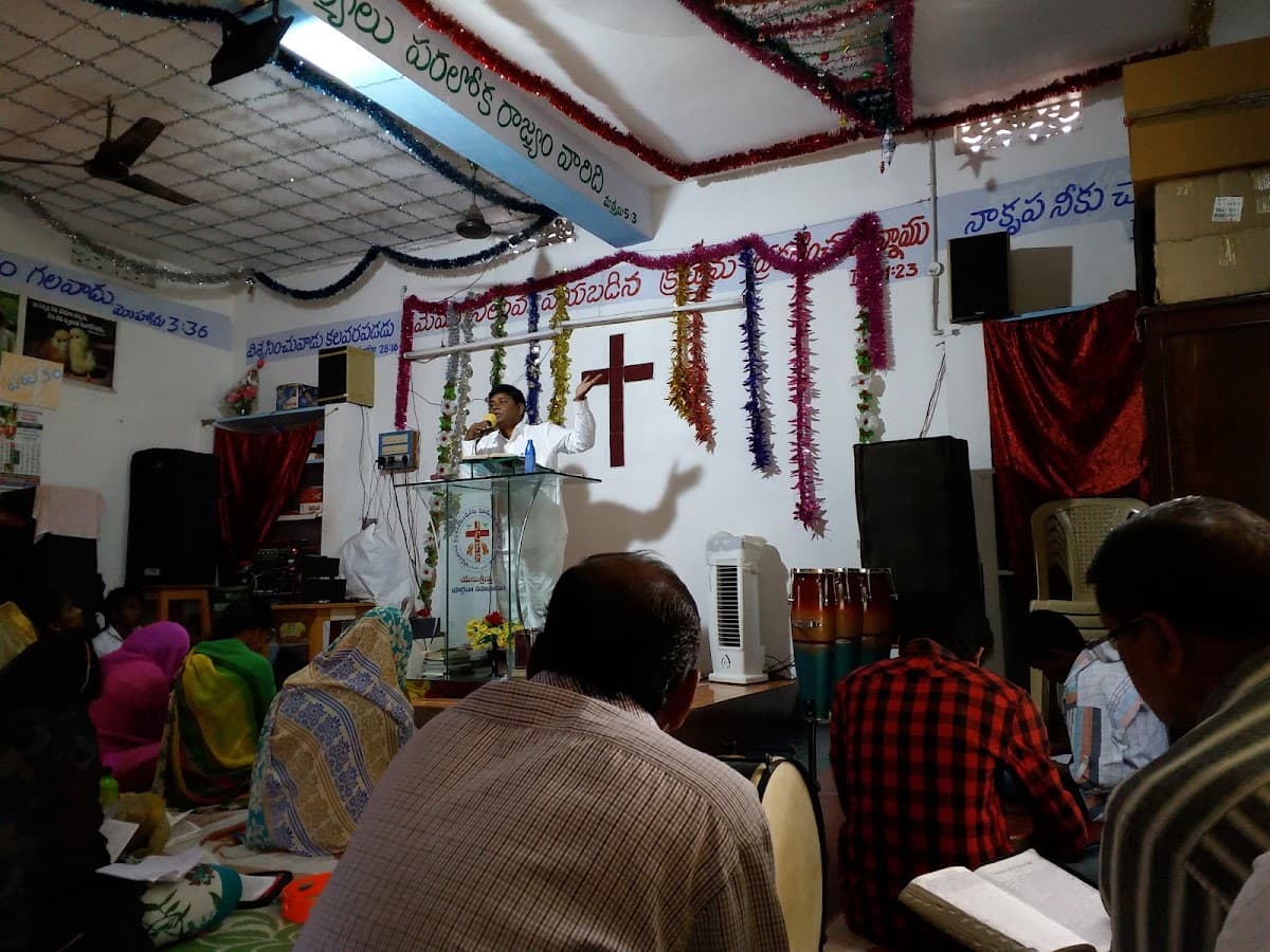 Jesus Christ prayer fellowship — photo by NANI TECH AND VIDEOS