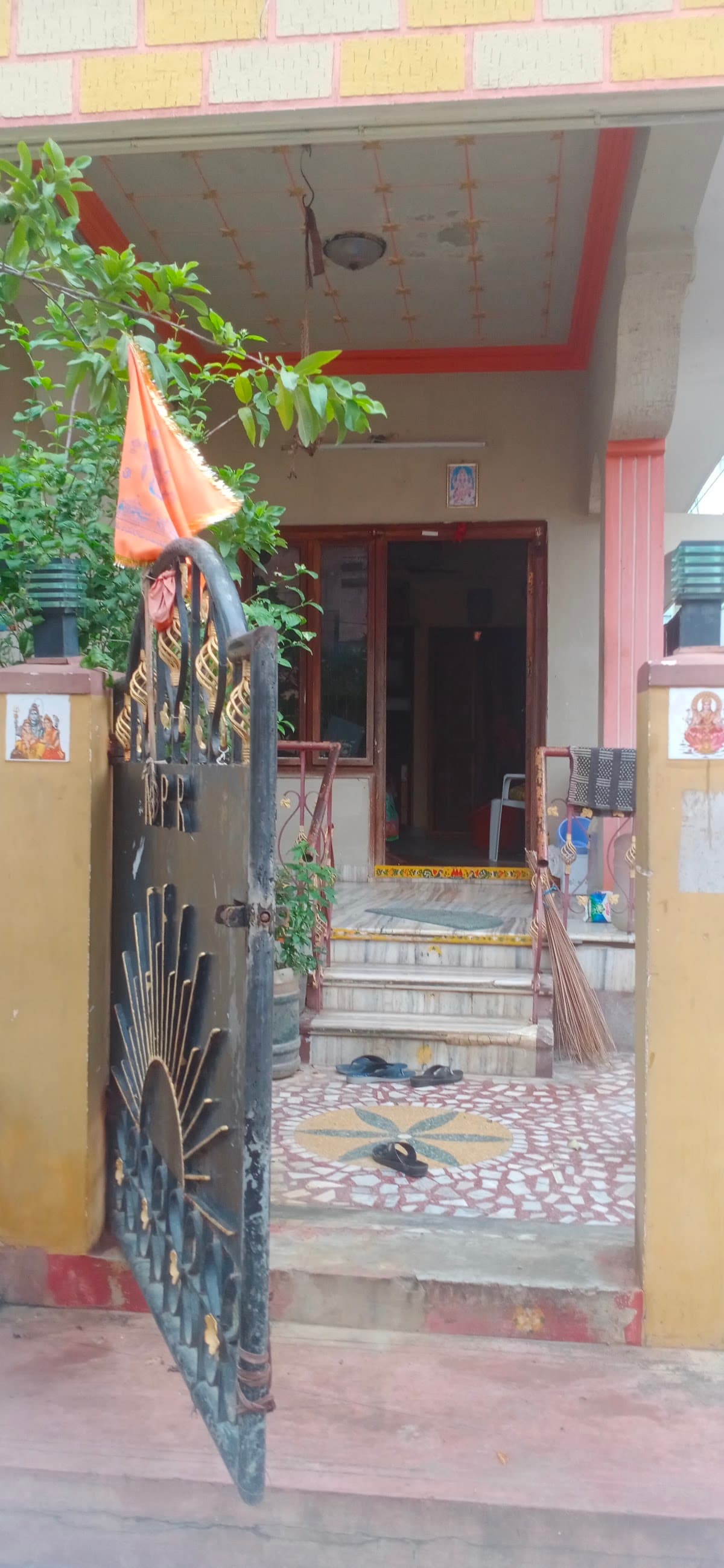 Jidugu Provisional Store — photo by Yashu Nanduri